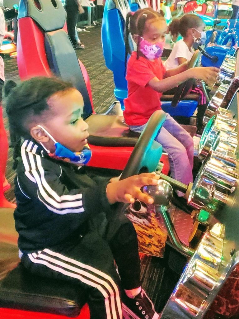 kids playing games at dave & busters